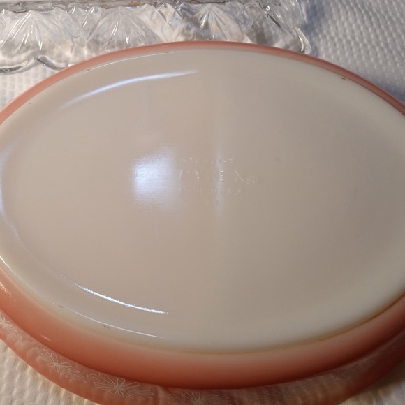 Vintage Pyrex Pink Daisy Divided Casserole Dish 1.5 Quart & Lid Great Condition - Picture 7 of 8